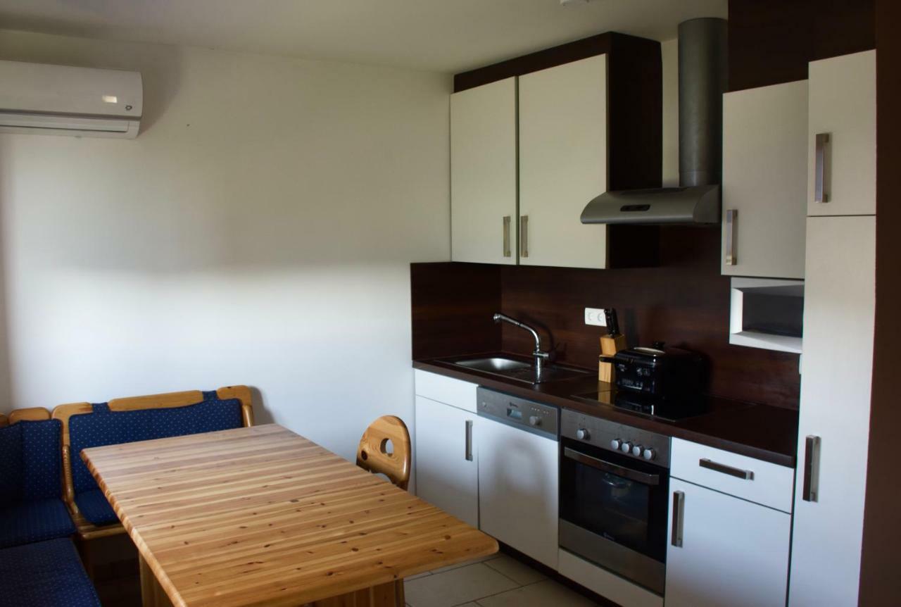 Villa Liveza House à Miklavz pri Ormozu Extérieur photo